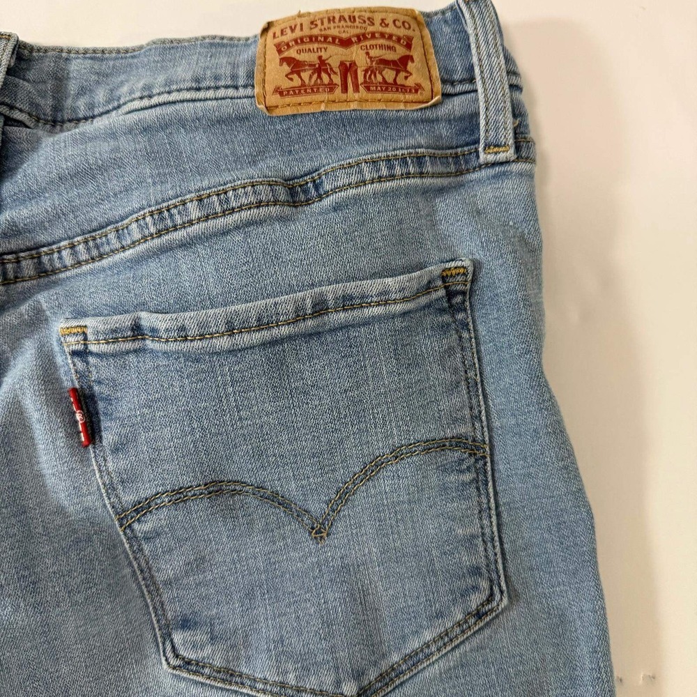 Levis 311 Shaping Skinny Capri Jeans Light Wash Denim Blue Womens Size 30
